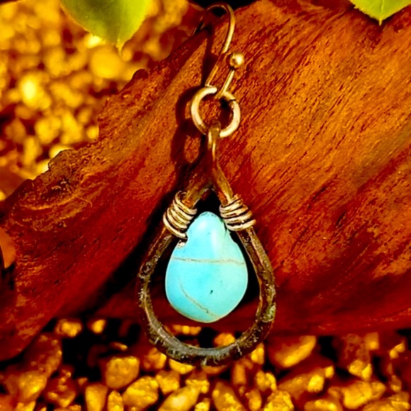 Rain Drop Boho Turquoise Stone Necklace - Picture 2 of 12
